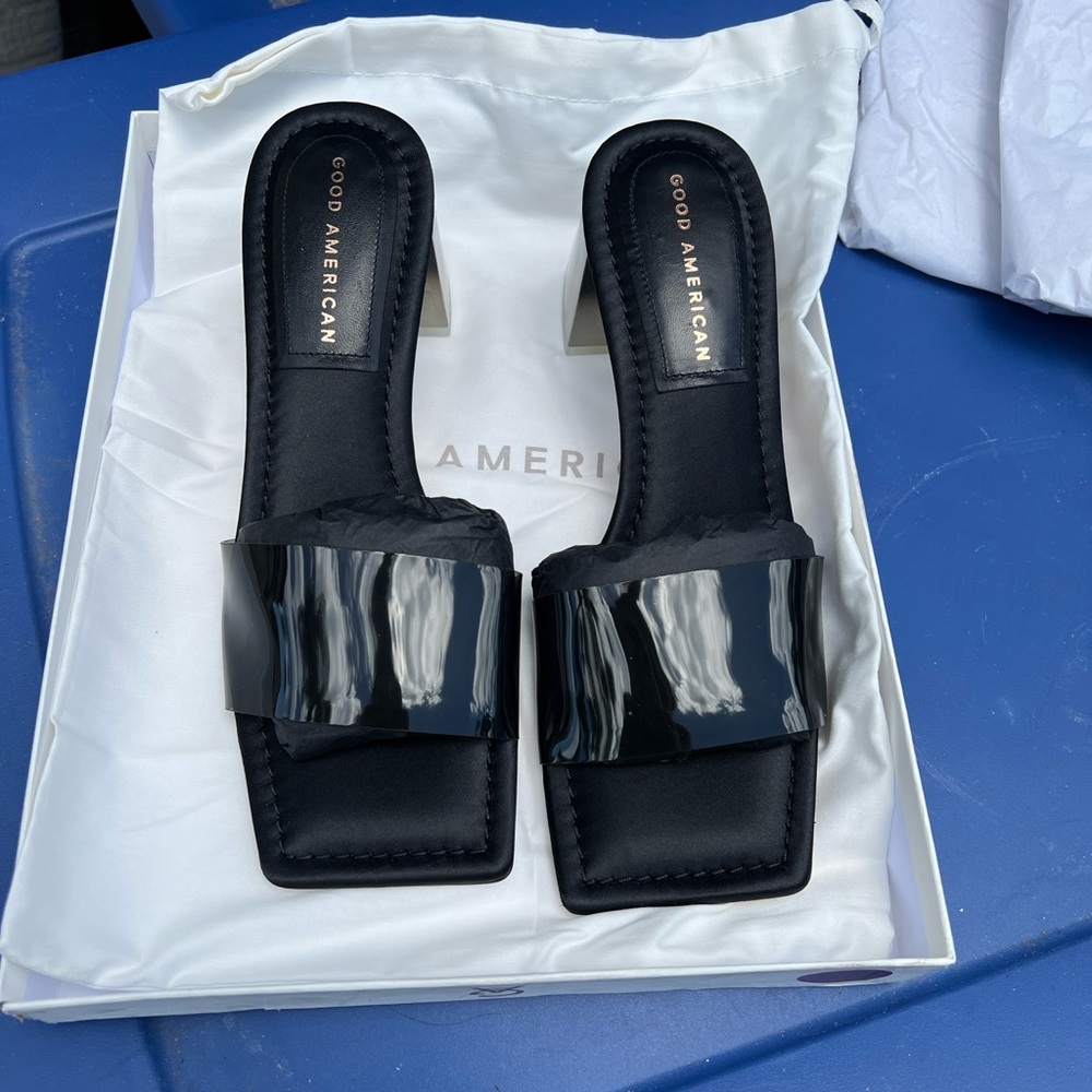 Good American Block Heel in Black size 7
